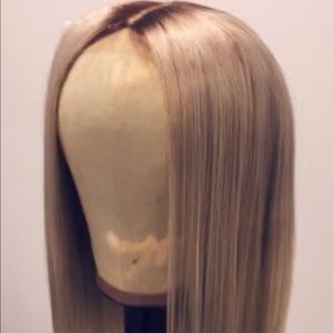 Straight Blonde Lace Wig with middle/side part
